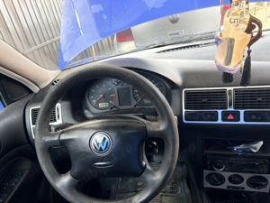 Dezmembrez golf 4 multe piese disponibile (bara spate stopuri si motorul nu mai sunt) in rest orice  - imagine 3