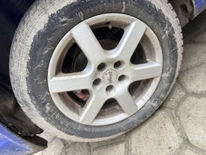 Dezmembrez golf 4 multe piese disponibile (bara spate stopuri si motorul nu mai sunt) in rest orice  - imagine 2