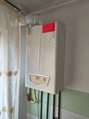 VEST parc Aurora - 2cam, dec, 4/10, renovat, intab- 70000 eu - imagine 4