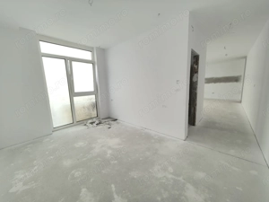 Piata Verde! 2 Cam! 53 mp! Et 3! Lift! 132.000 Euro!  - imagine 3