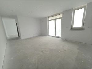 Piata Verde! 2 Cam! 53 mp! Et 3! Lift! 132.000 Euro!  - imagine 2