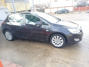 Vând Opel Astra J, 2011, 191000 Km reali, unic  proprietar - imagine 2