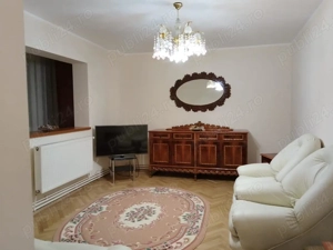 Ofer spre inchiriere apartament cu 3 camere ,decomandat, zona Clinicile Noi.. - imagine 4