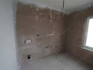 Duplex despartit prin camera tehnica - teren generos - personalizare interiora - imagine 4