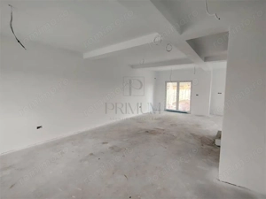 Duplex despartit prin camera tehnica - teren generos - personalizare interiora - imagine 9