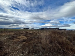 Teren Intravilan 930 mp, Harman