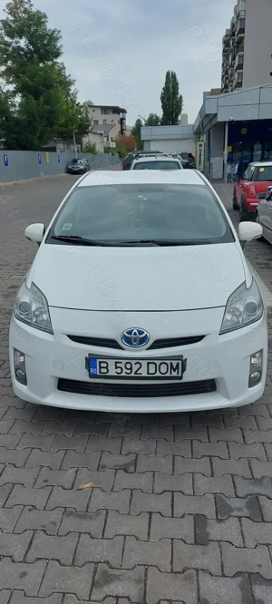 Vând Toyota Prius 2011