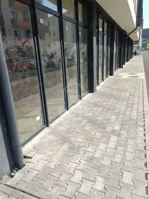 Spatiu comercial, zona Terra - imagine 4