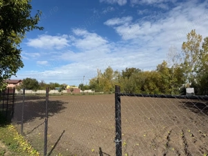 vand teren intravilan Deveselu olt  - imagine 4