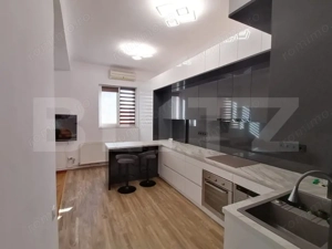 Apartament 3 camere, semidecomandat, Centru