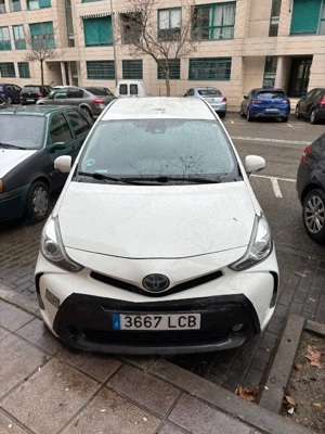 Toiota Prius plus 