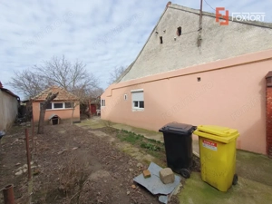 Casa de vanzare cu 3 camere si teren de 1008 mp - Deta - imagine 13