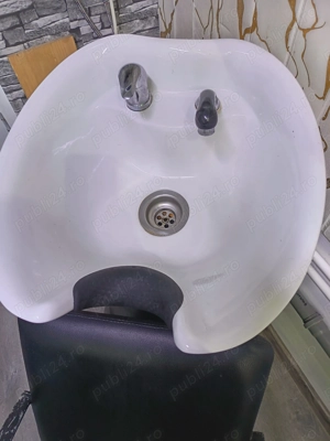 Vând scafa frizerie în stare bună de funcționare 