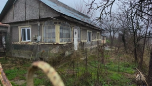 Teren cu casa bătrânească 
