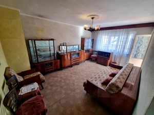 Navodari central -apartament 3 camere decomandat stradal