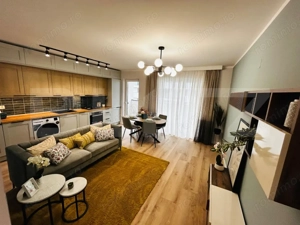 Apartament cu 3 camere, 55 mp, etaj intermediar, zona Eroilor  - imagine 2