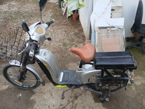 vând bicicleta electrica  zt