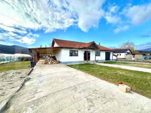 Casa individuala cu terasa si garaj,teren 1750 mp-Sard