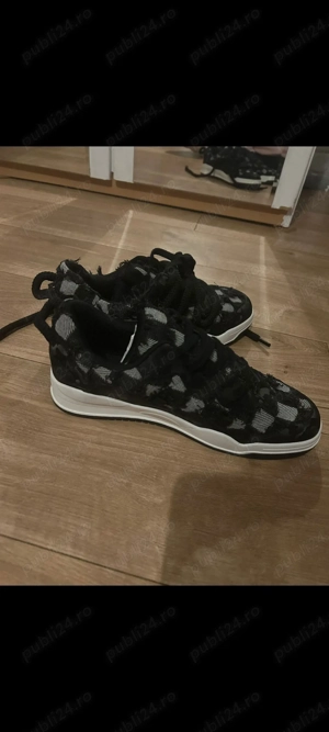 Vând Adidași House ,Nr.43