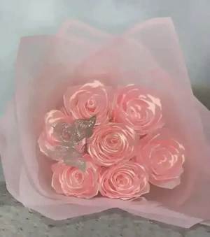 Buchet trandafiri de satin 