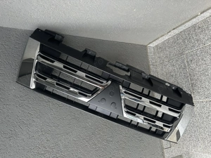 Grila față Mitsubishi Pajero an 2012