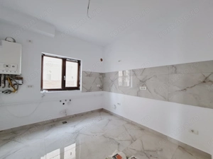 Aproape de benzinaria ESO. Casa cu 5 camere. Cu dormitor la parter. - imagine 3