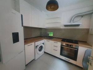 De inchiriat apartament cu o camera, decomandat, bucatarie inchisa, Family Market Bucium