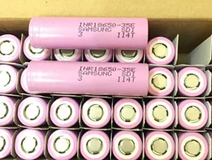 Acumulatori NOI Li ion Samsung 35E 18650 3400mah celule Coreea