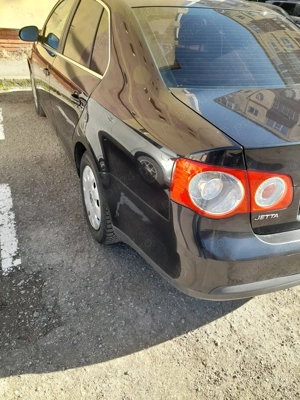Vând Volkswagen Jetta 1.9 TDI   motor fiabil, consum mic, ideal zilnic - imagine 3