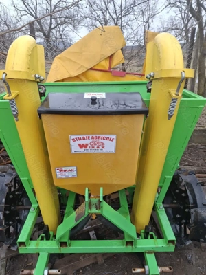 Mașină de plantat cartofi mașina de scos cartofi și un ierbicidator 