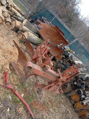 Vând plug reversibil manual krone Romanus  - imagine 4