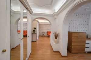 Apartament luminos 2camere, cu vedere la parcul Tineretului. Cu Centrala proprie - imagine 2