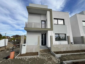 Casă cu predare la cheie