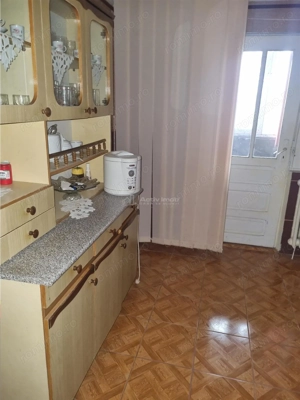 Apartament 3 cam, 2 bai , dcomandat  str Libertatii langa Piata - imagine 7