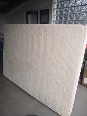Vând o saltea 2x1,40m