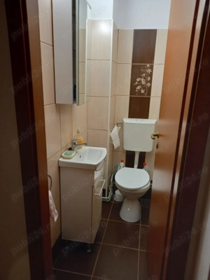Proprietar,închiriez apartament cu 3 camere,centrala proprie,izolat,in zona Sagului,Piata Doina  - imagine 9
