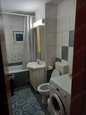 Proprietar,închiriez apartament cu 3 camere,centrala proprie,izolat,in zona Sagului,Piata Doina  - imagine 8