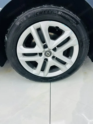 RENAULT MEGANE - imagine 10