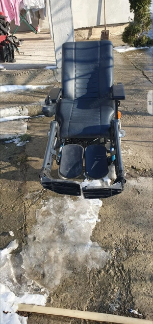 Cărucior electric ca nou   baterii noi am si un pat electric pentru persoane cu dizabilități  - imagine 3