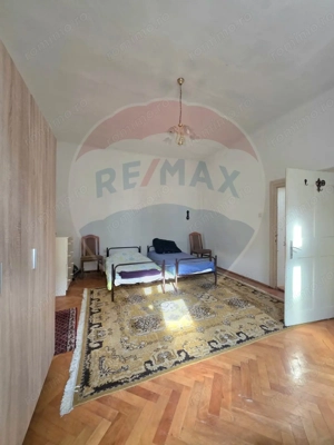 Casă cu 4 camere de vânzare în zona ultracentrala Medias - imagine 18