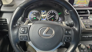 Lexus NX 300H hibrid fabricatie 2019 4x4 permanent,km reali verificați 70000,suv.revizi la zi . - imagine 3