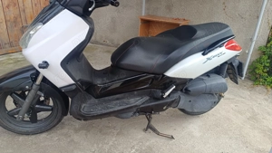 Vând Scuter Yamaha xmax an 2910 motor 125  - imagine 2