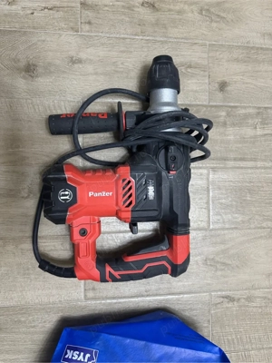 Masina de gaurit cu percutie rotopercutor