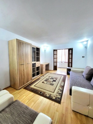 Apartament 2 camere, decomandat, etaj intermediar, aproape de Mall