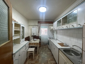 Traian, zona Ursus,2 camere decomandat,etaj 1,mobilat si utilat clasic,2, bai, balcon mare,250 euro - imagine 4