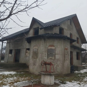 De vânzare Casă P+E si teren 680mp - imagine 2