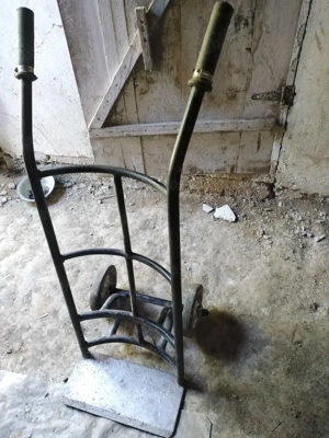 vind transportator manual cu 2 roti. 