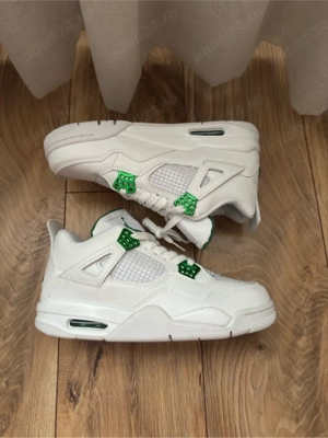 Jordan 4 Metallic Green