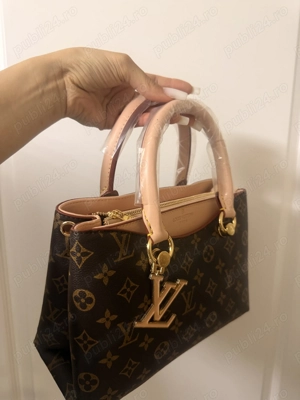 Gentuță Louis Vuitton nou