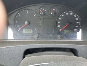 Volkswagen Transporter T5 1.9 TDi 9 locuri  - imagine 8